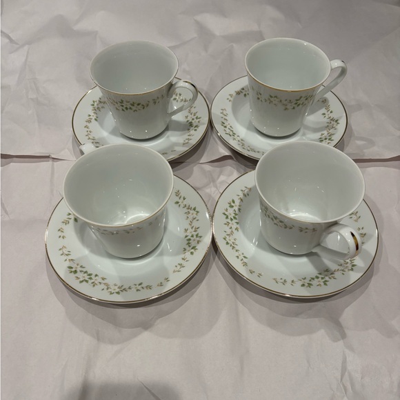 Ekco Other - Ekco Vintage China Tea Cup and Saucer Set of 4 in ‘Spring Meadow’ Pattern